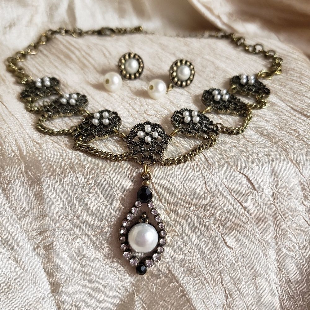 Matching necklace, earring set. Very beautiful